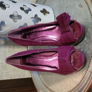 Deep burgundy peep toe 5 inch pump